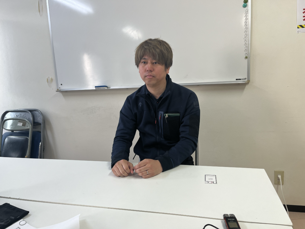 S 氏